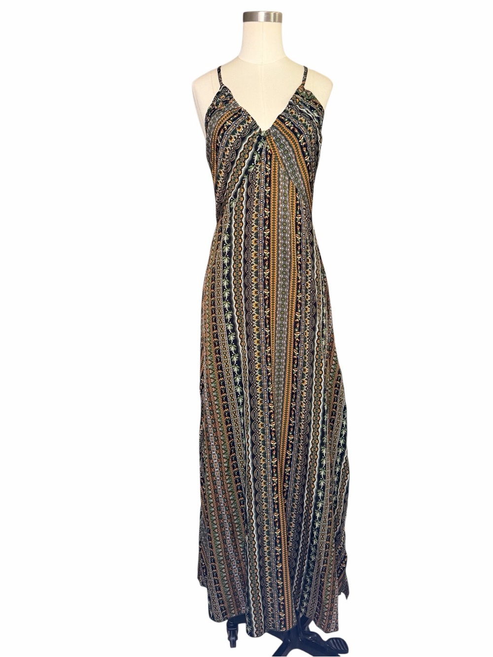 Women’s Boho Tribal Print Maxi Dress Size Medium Sleeveless Strappy Criss Cross